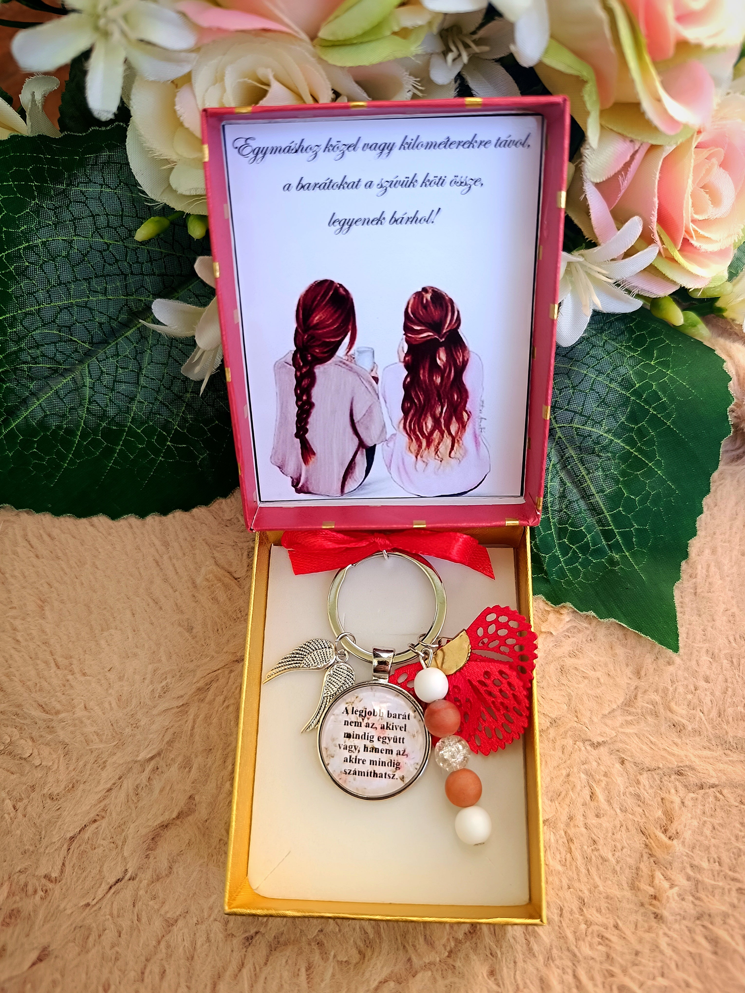 Baratság kulcstartó piros